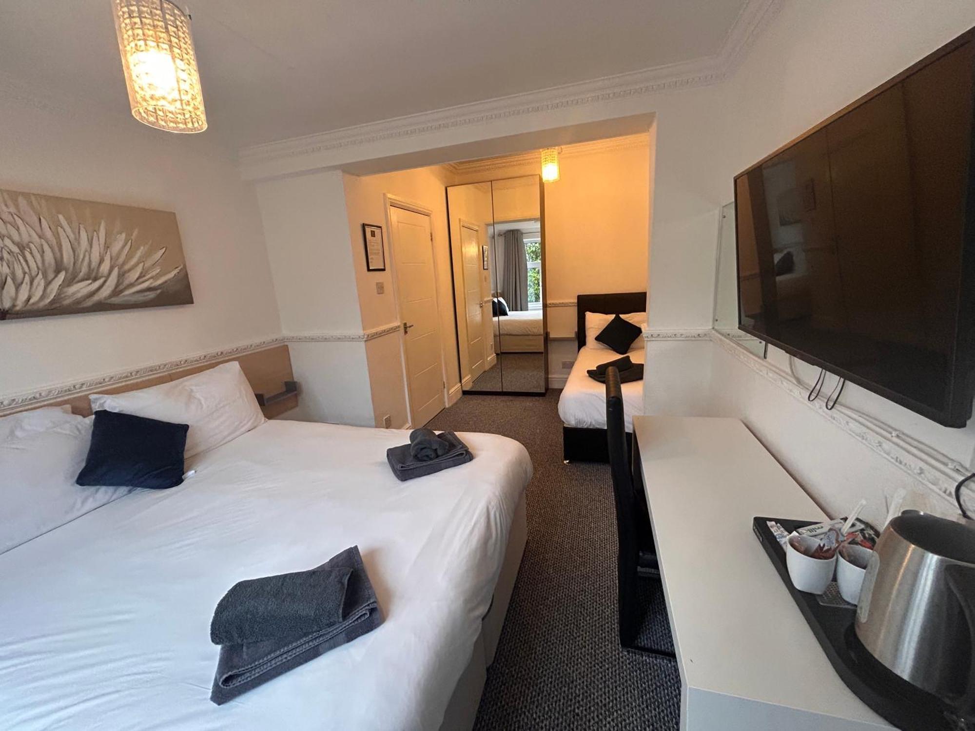 Charnwood Regency Guest House Лафборо Экстерьер фото