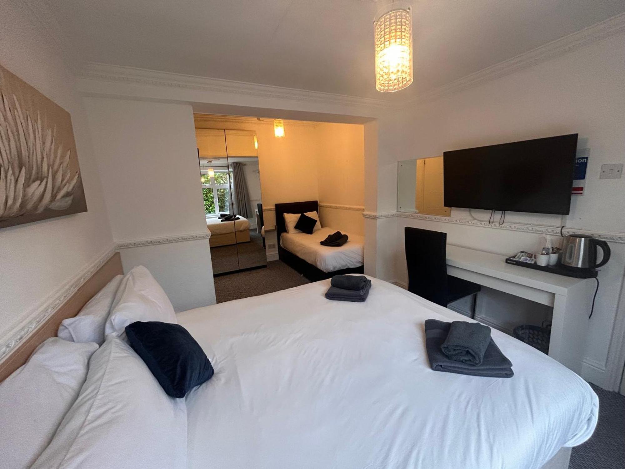 Charnwood Regency Guest House Лафборо Экстерьер фото