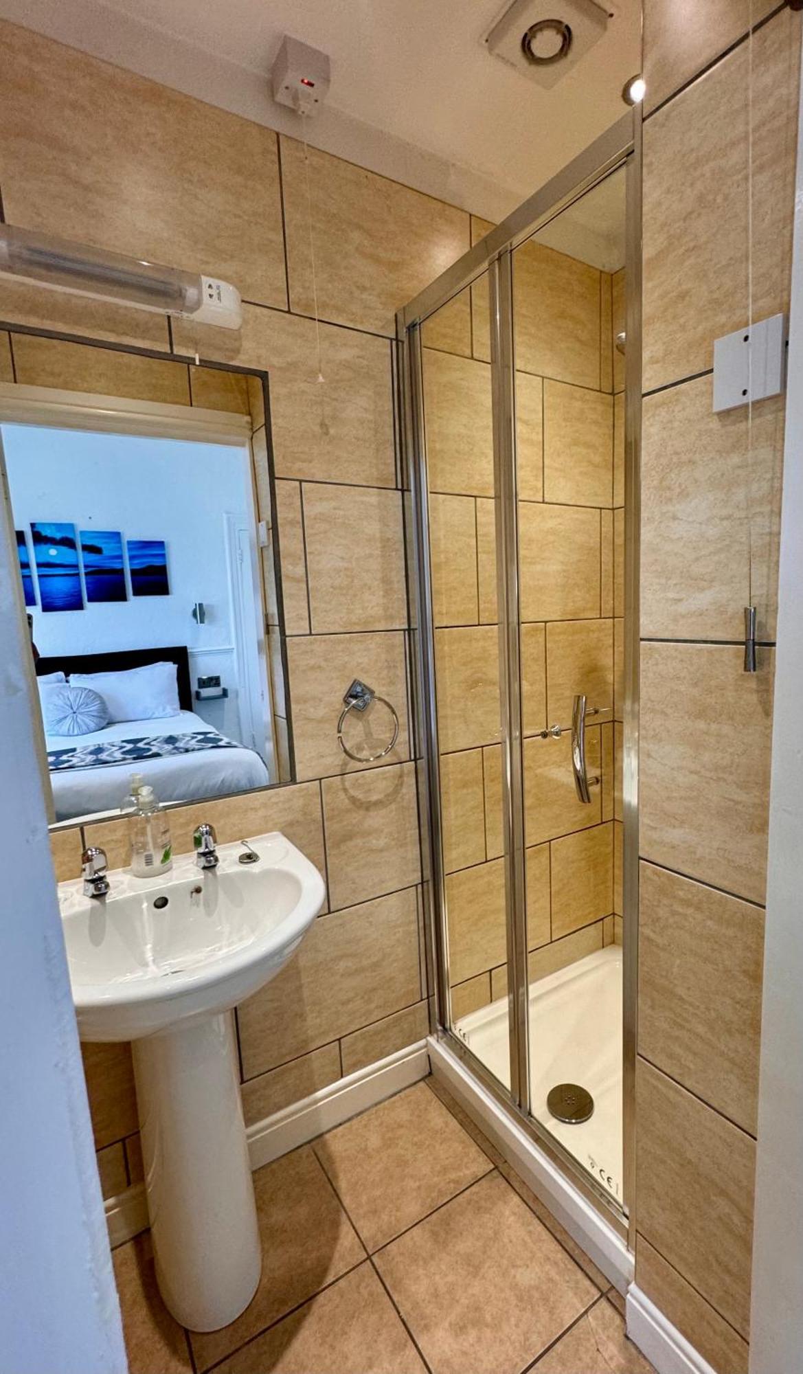 Charnwood Regency Guest House Лафборо Экстерьер фото