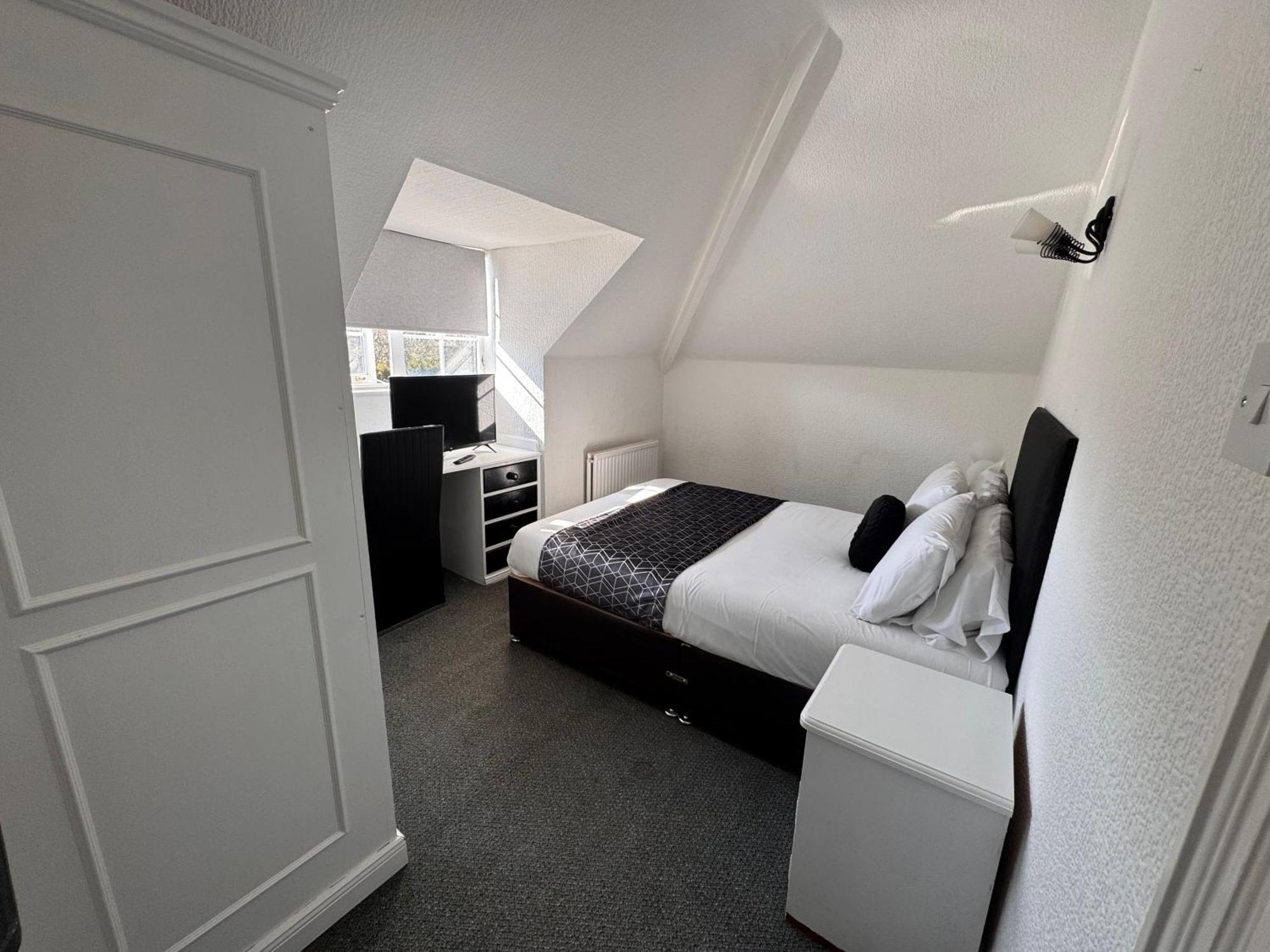 Charnwood Regency Guest House Лафборо Экстерьер фото